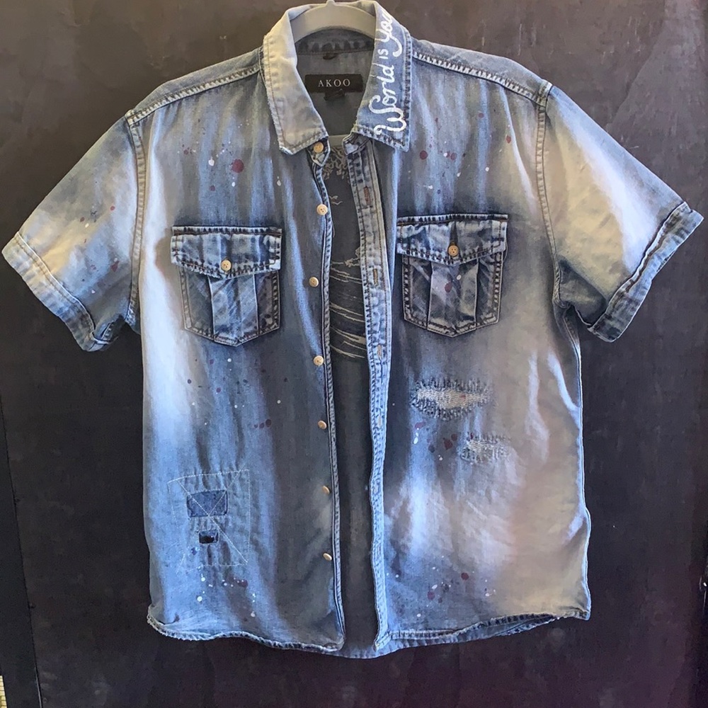 “AKOO” “The World is Yours” Medium Short sleeves